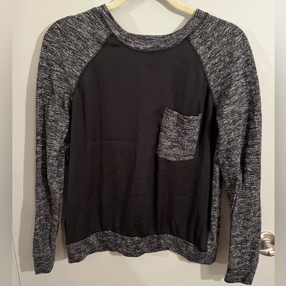 💙Lou & Grey Black and Gray Top